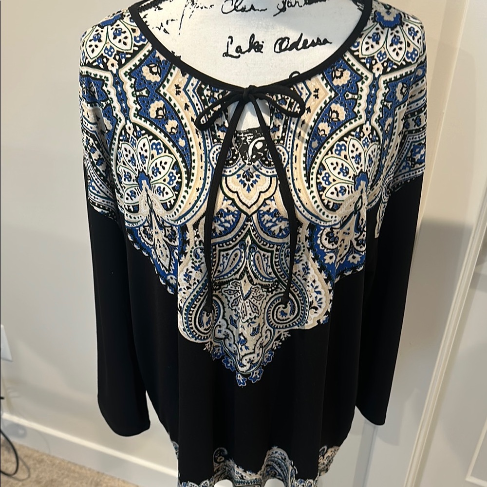 EUC- Macy's Black, Tan, & Blue Tie Front Blouse